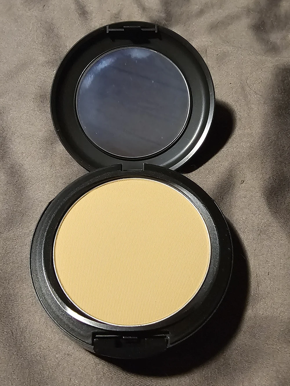 MAC Cosmetics Studio Fix Powder Plus Foundation Compact - NC41